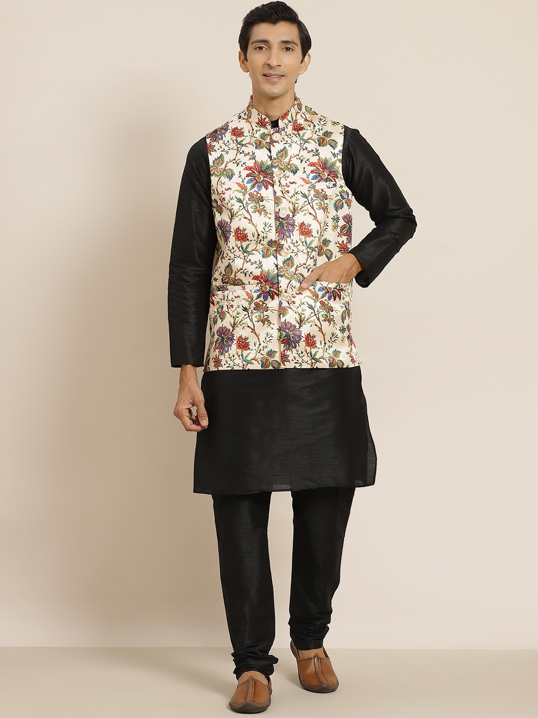 

SOJANYA Men Black Kurta with Churidar & Nehru Jacket