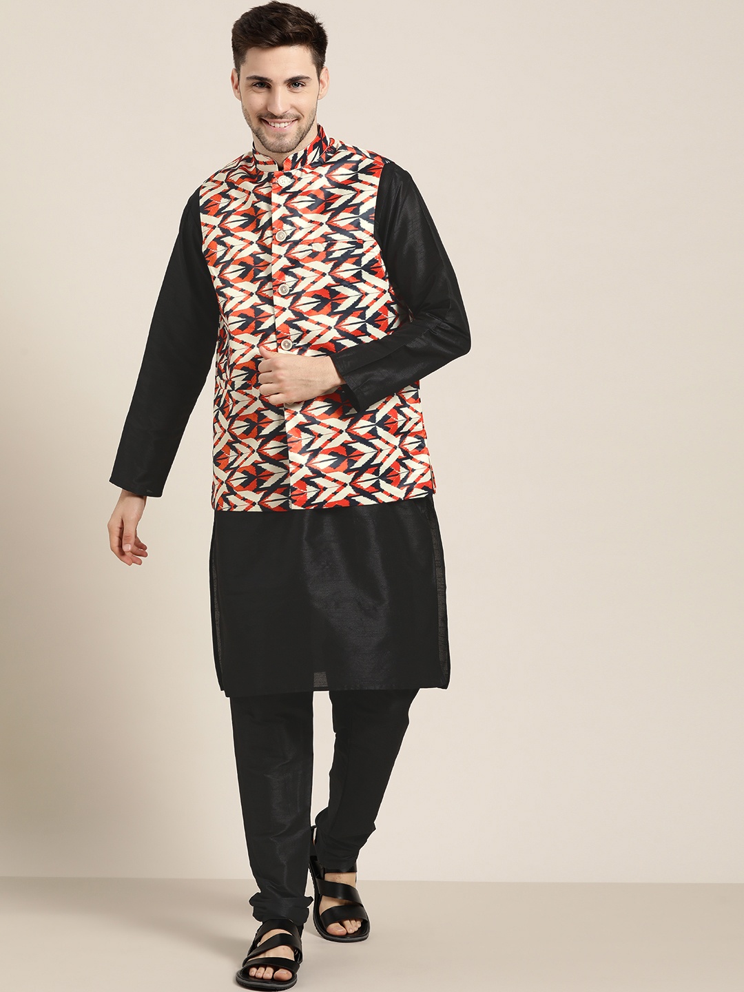 

SOJANYA Men Black Geometric Print Kurta & Churidar with Nehru Jacket