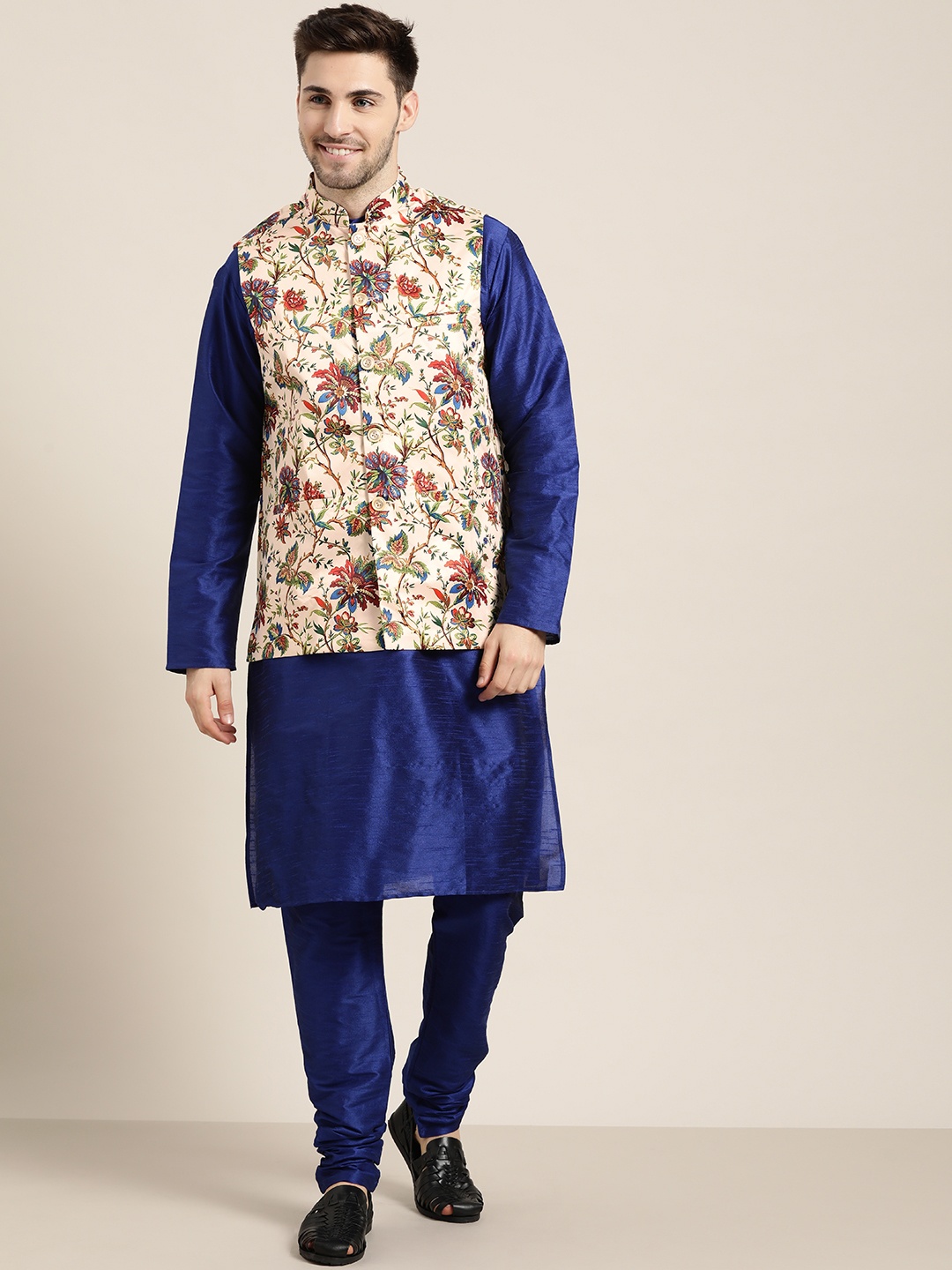 

SOJANYA Men Blue & Cream-Coloured Solid Kurta with Churidar & Printed Nehru Jacket