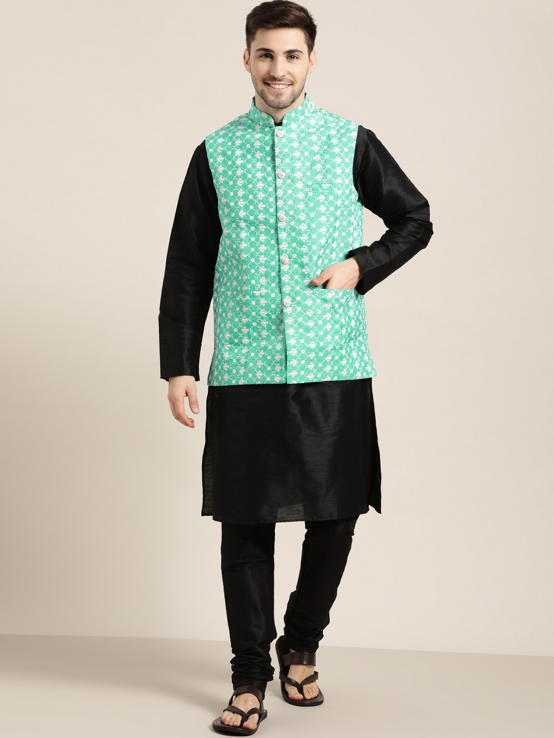 

SOJANYA Men Black & Green Ethnic Motifs Embroidered Kurta Set with Nehru Jacket