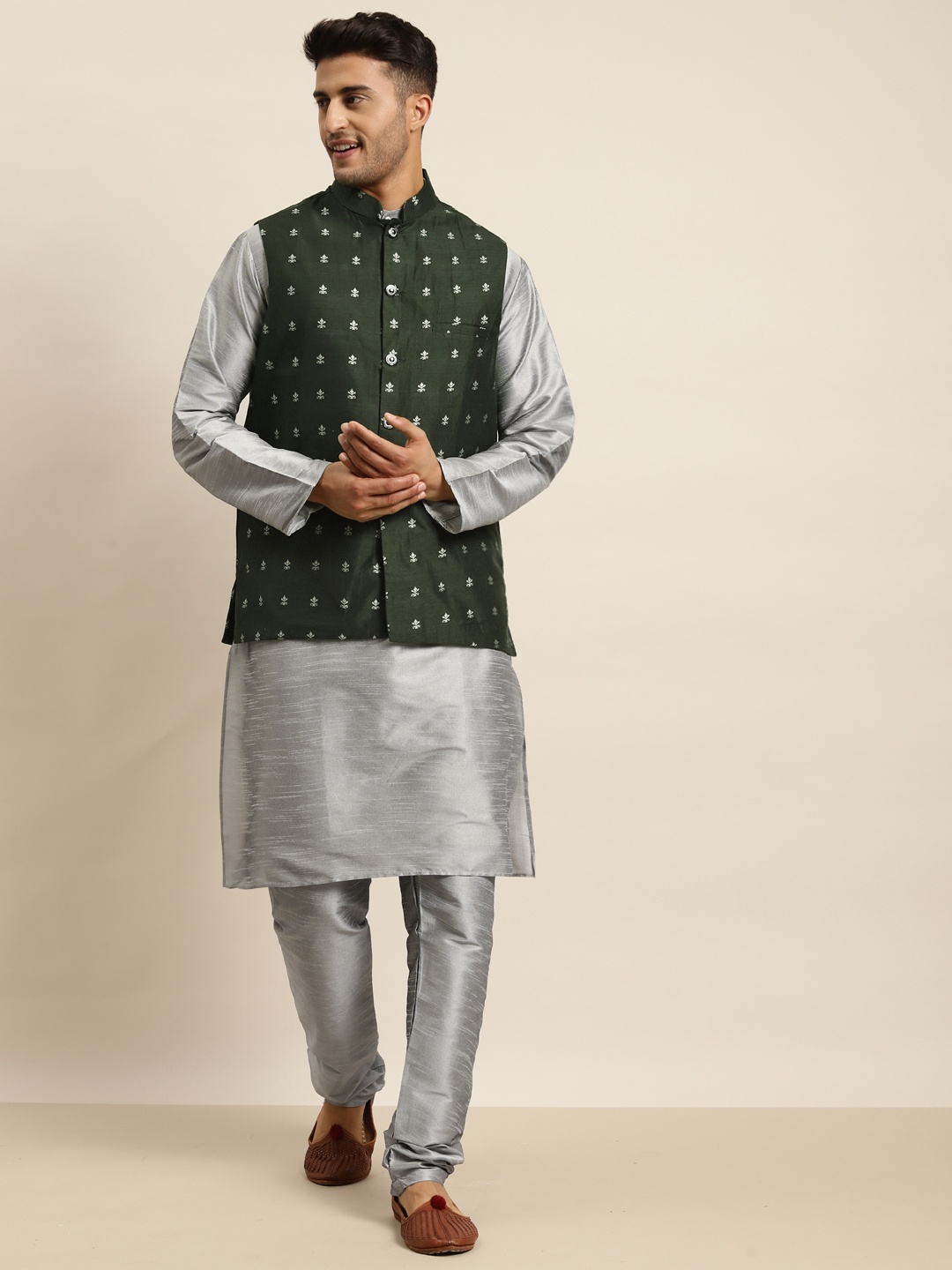 

SOJANYA Men Grey Kurta with Churidar & Nehru Jacket