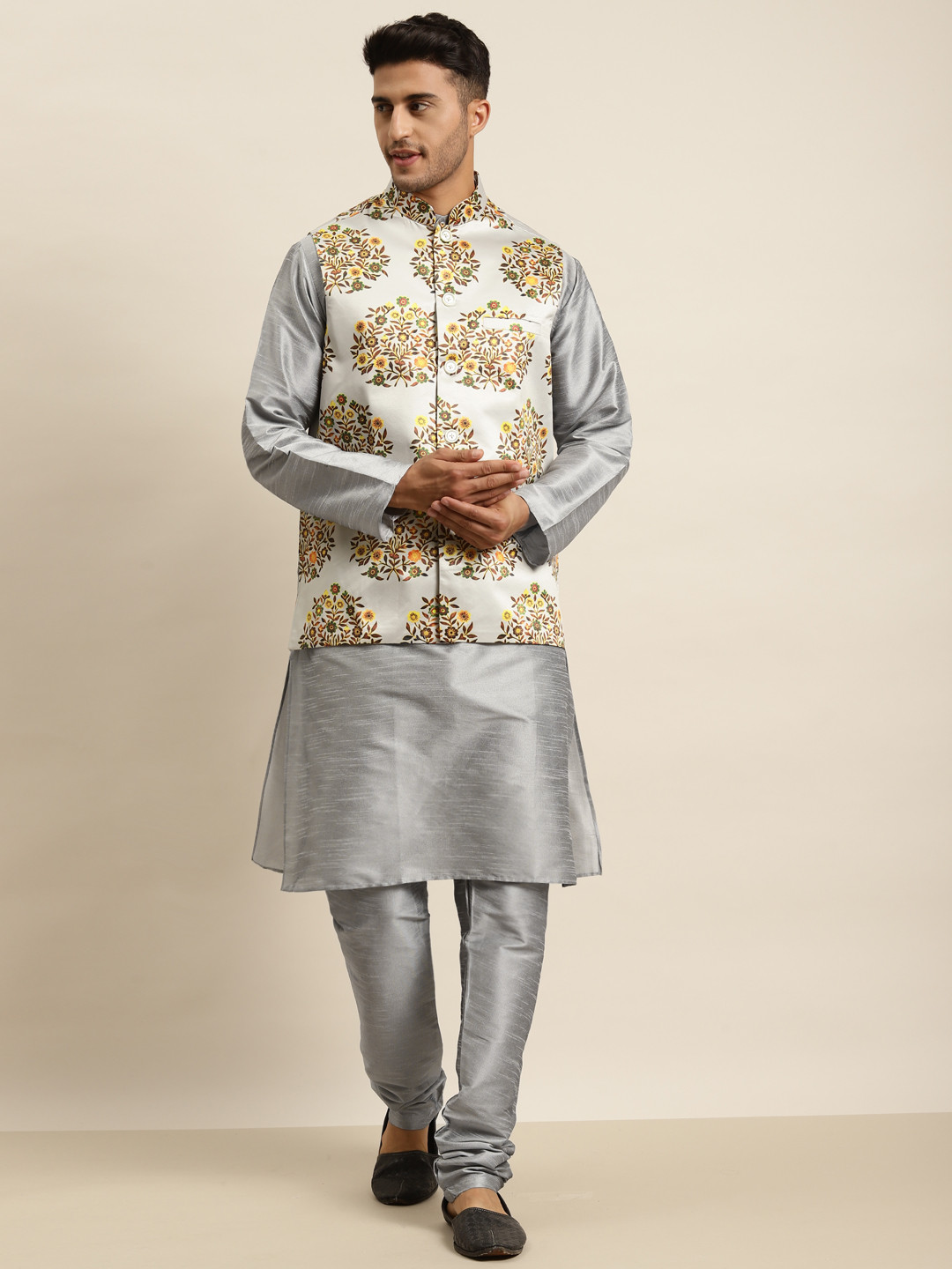 

SOJANYA Men Grey Kurta with Churidar & Nehru Jacket