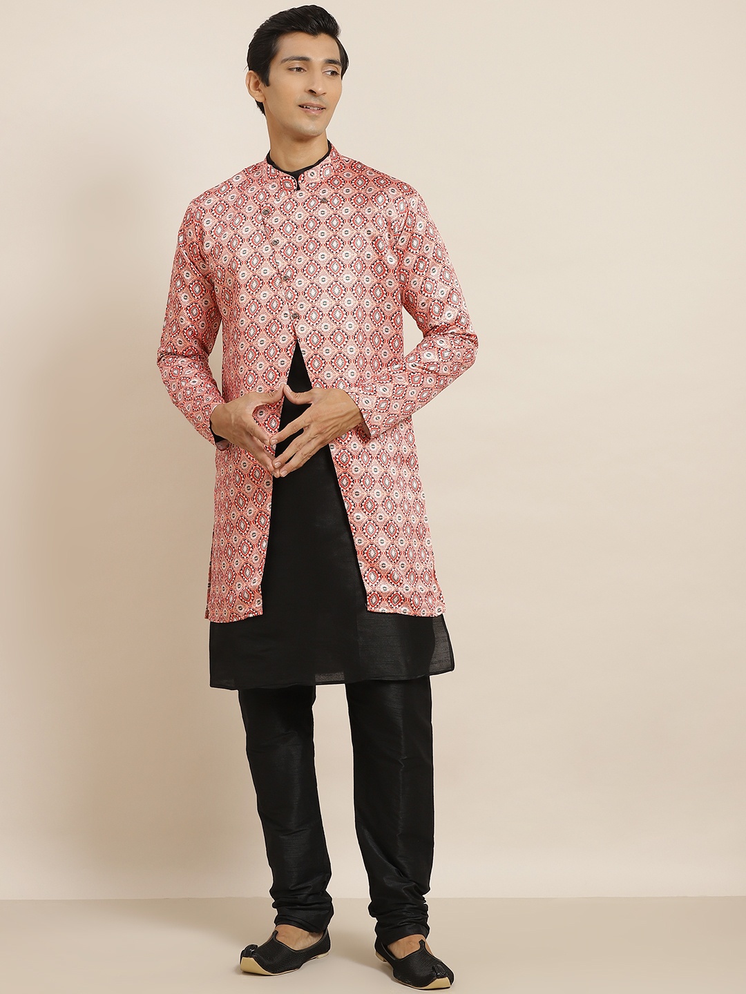 

SOJANYA Men Black Solid Kurta with Churidar & Printed Jacket