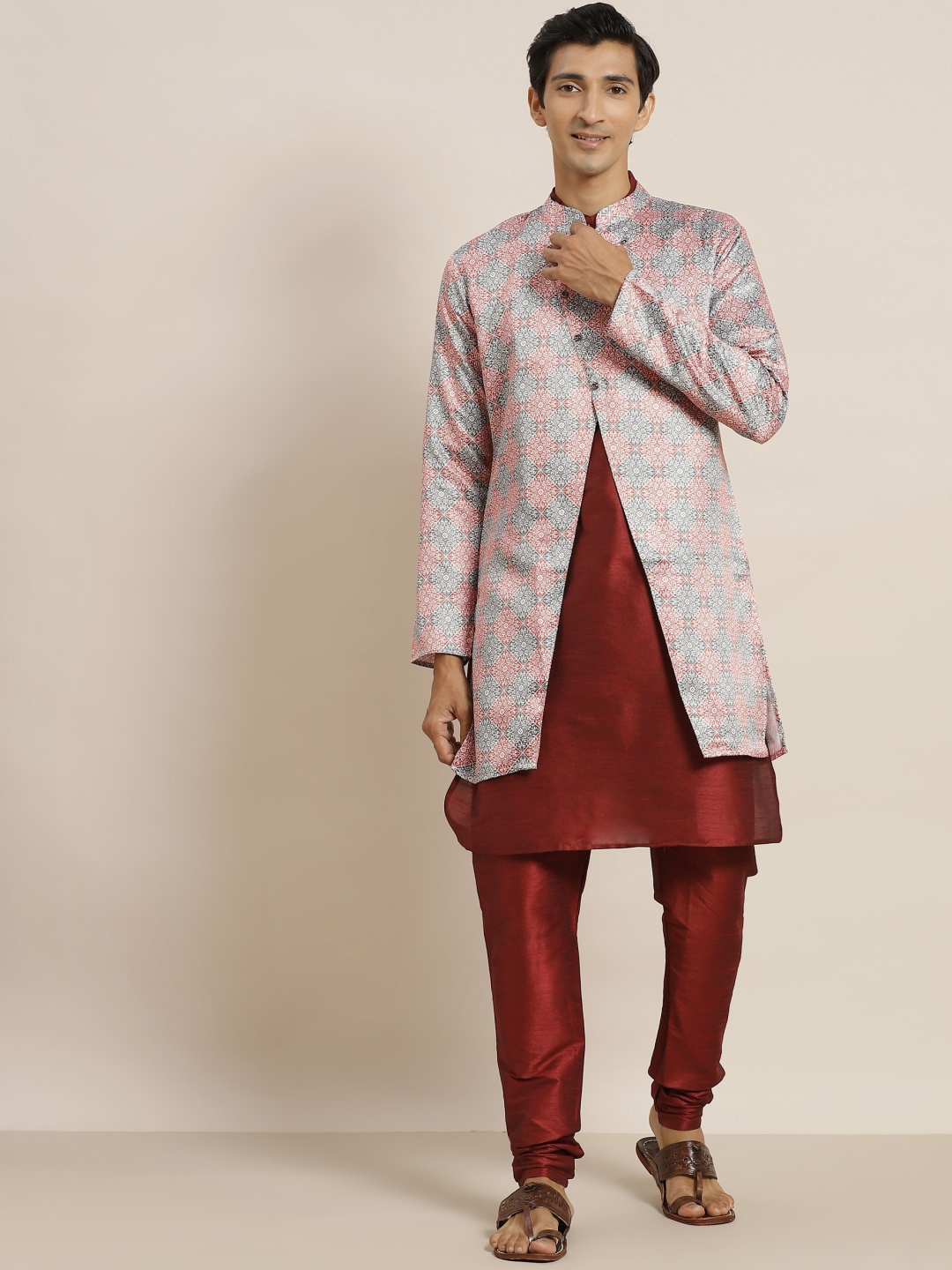 

SOJANYA Men Maroon Solid Kurta with Churidar & Printed Jacket