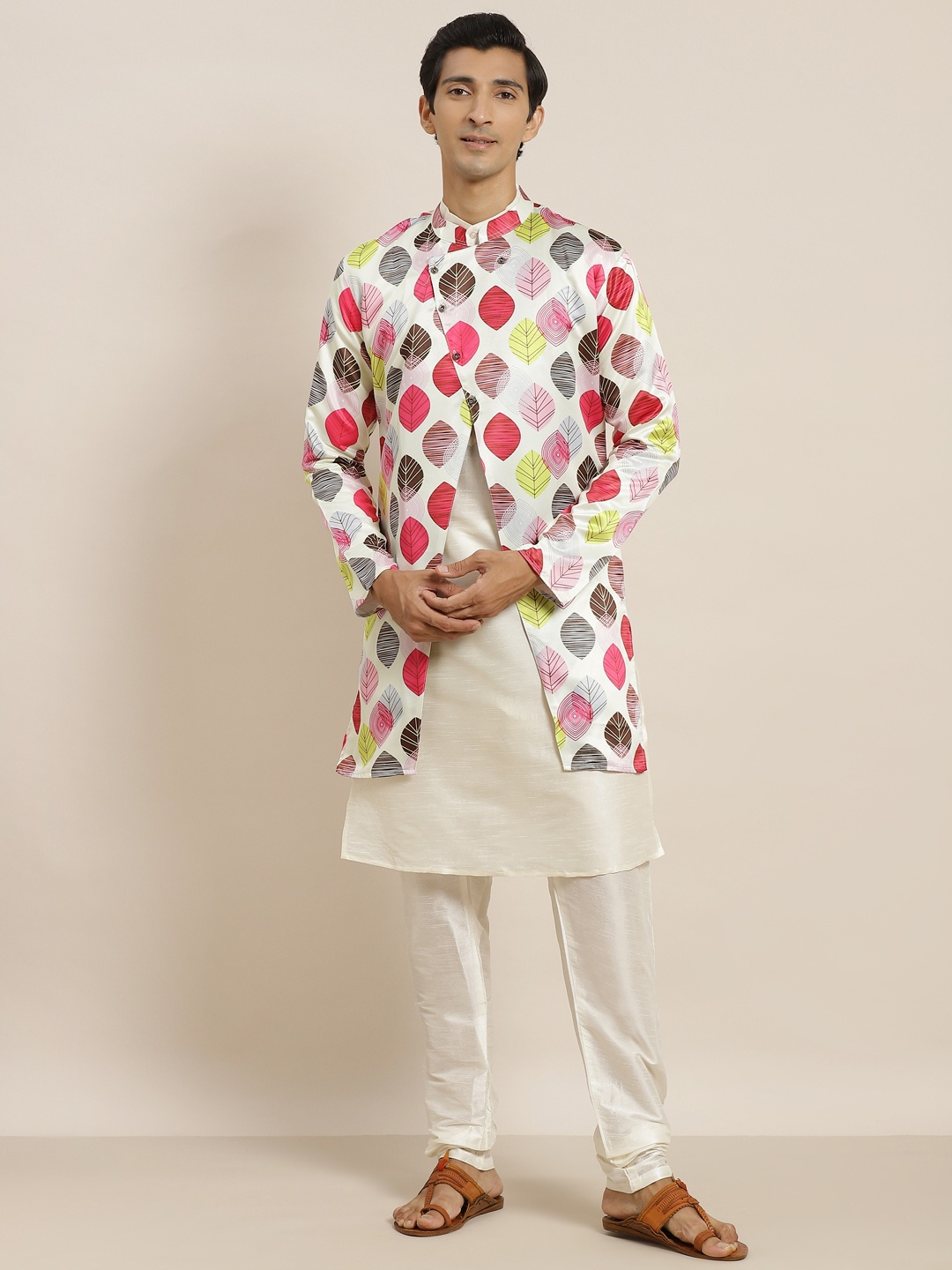 

SOJANYA Men Off White Printed Kurta Set With Jacket