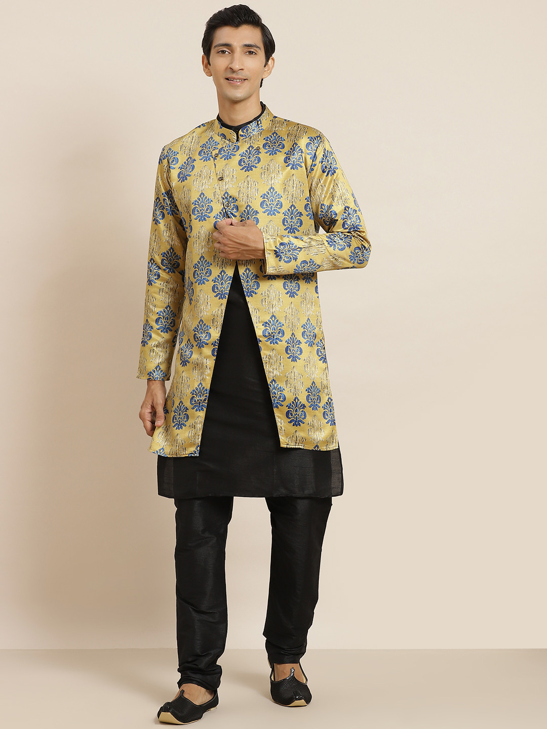 

SOJANYA Men Black Solid Kurta with Churidar & Printed Jacket