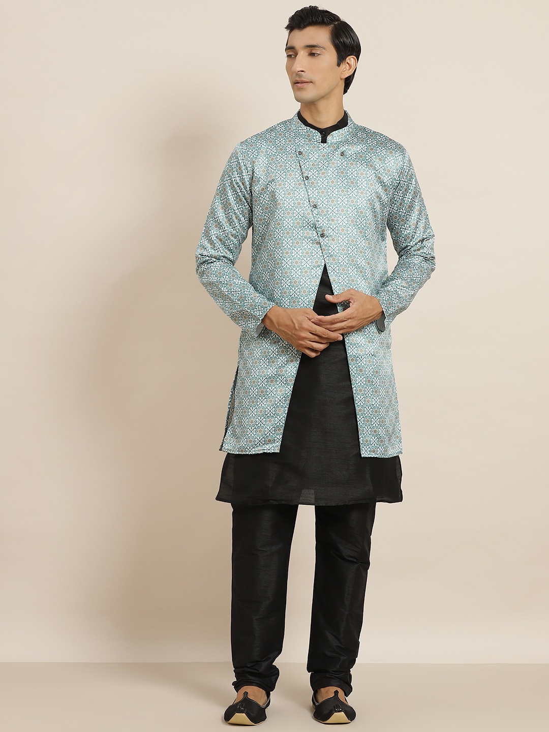 

SOJANYA Men Black Solid Kurta with Churidar & Printed Jacket