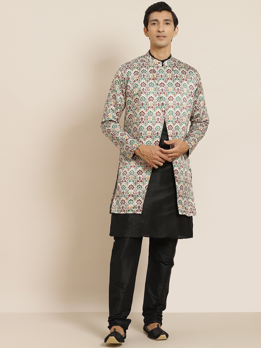 

SOJANYA Men Black Solid Kurta with Churidar & Printed Jacket