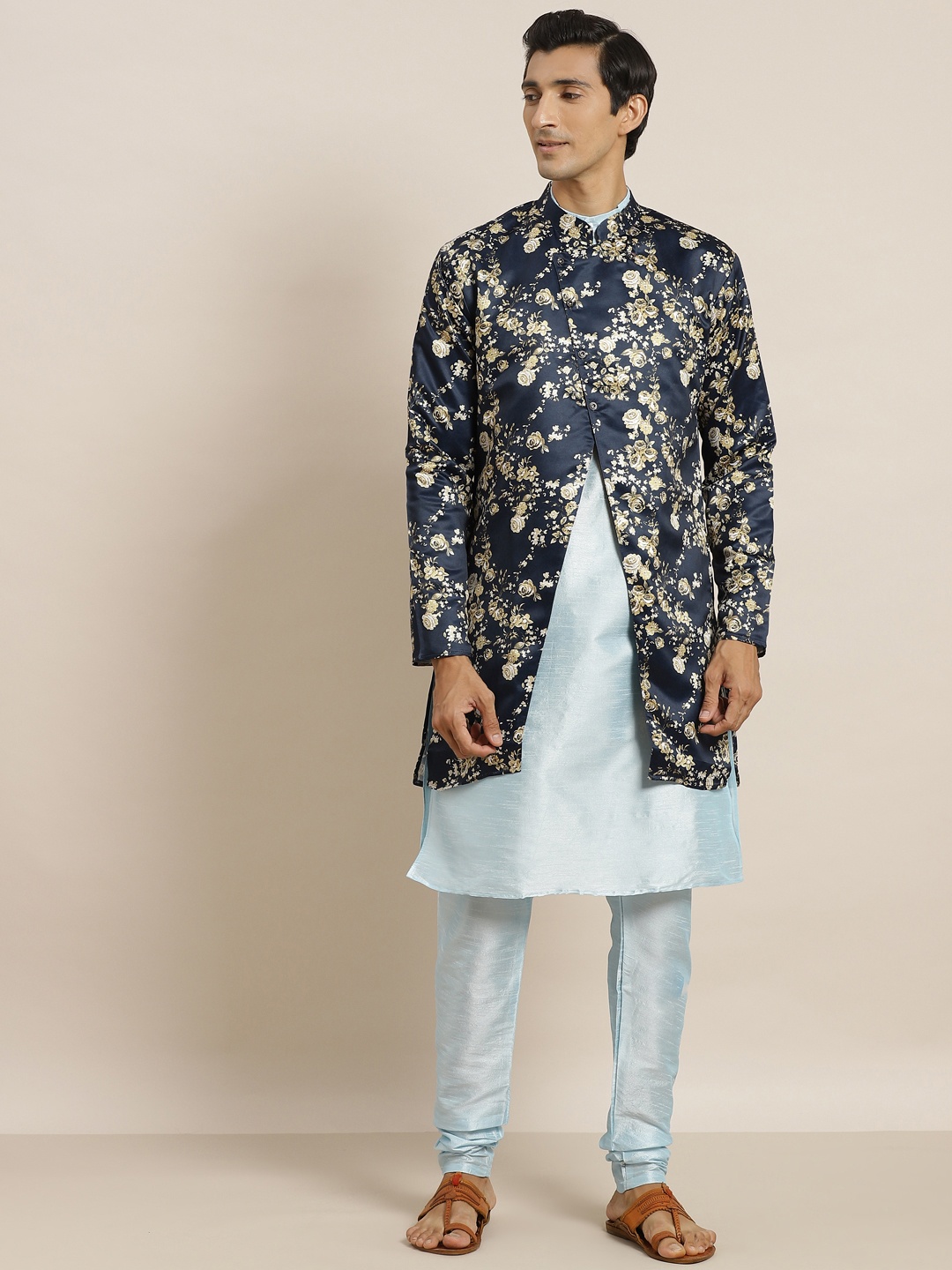 

SOJANYA Men Blue Solid Kurta with Churidar & Printed Jacket