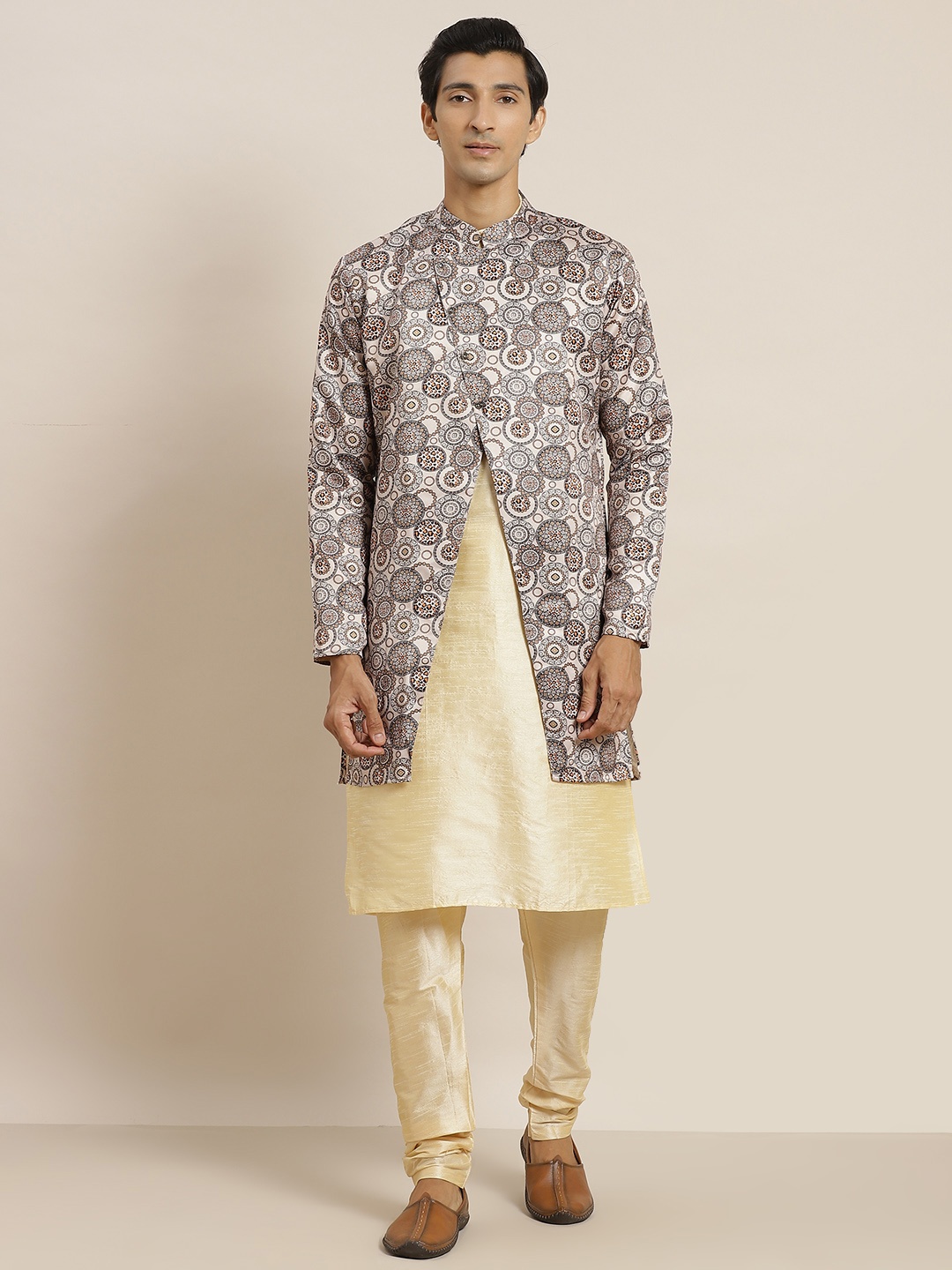 

SOJANYA Men Golden Solid Kurta with Churidar & Printed Jacket, Gold