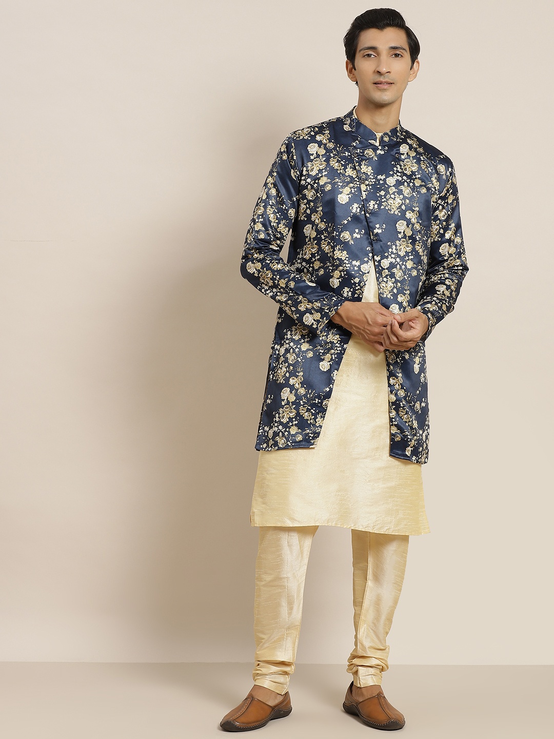 

SOJANYA Men Golden & Navy Blue Solid Kurta with Churidar & Floral Printed Jacket, Gold