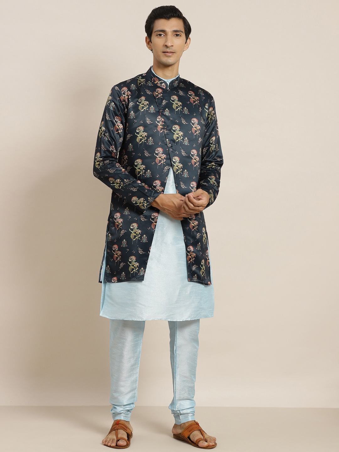 

SOJANYA Men Blue Solid Kurta with Churidar & Printed Jacket