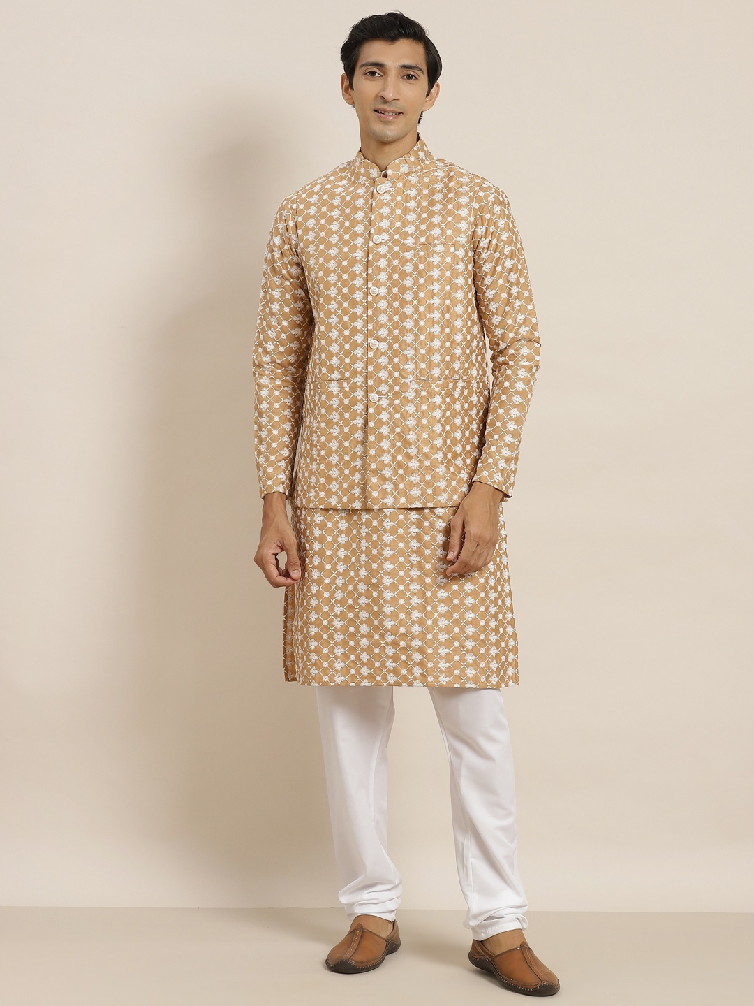 

SOJANYA Men Beige & White Ethnic Motifs Embroidered Kurta with Churidar & Jacket