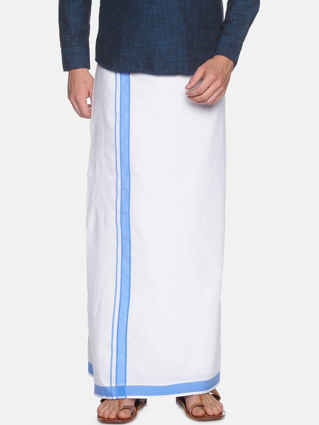

Chennis Men White Solid Pure Cotton Dhoti