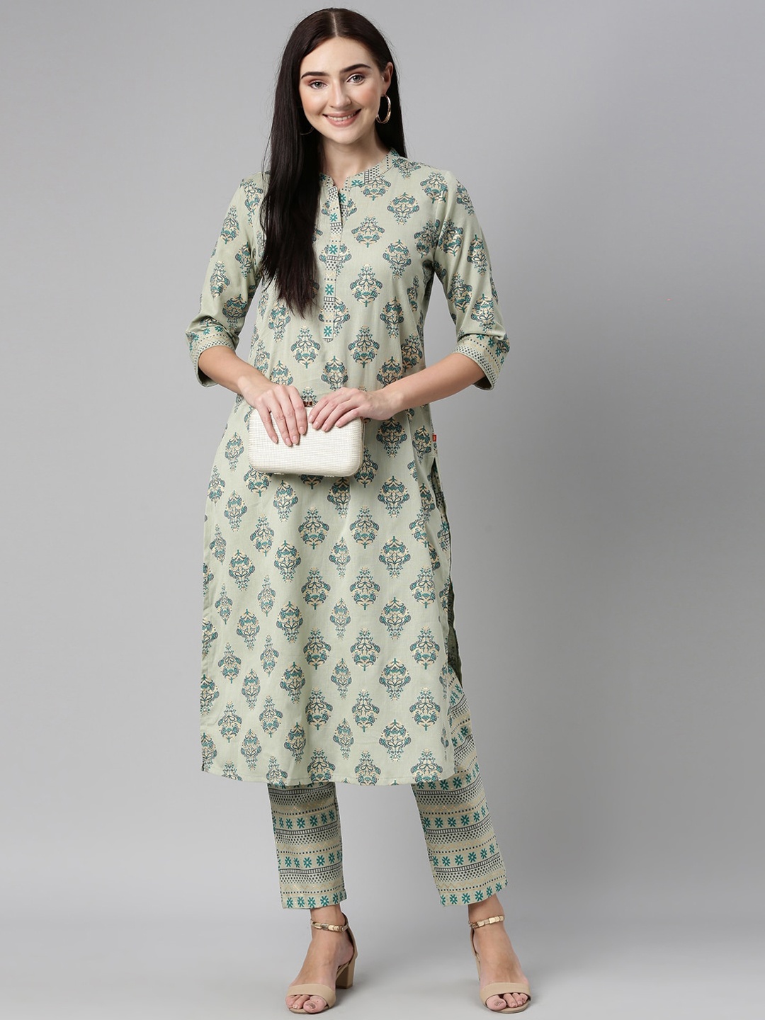 

Alena Women Green Ethnic Motifs Printed Kurta with Trousers