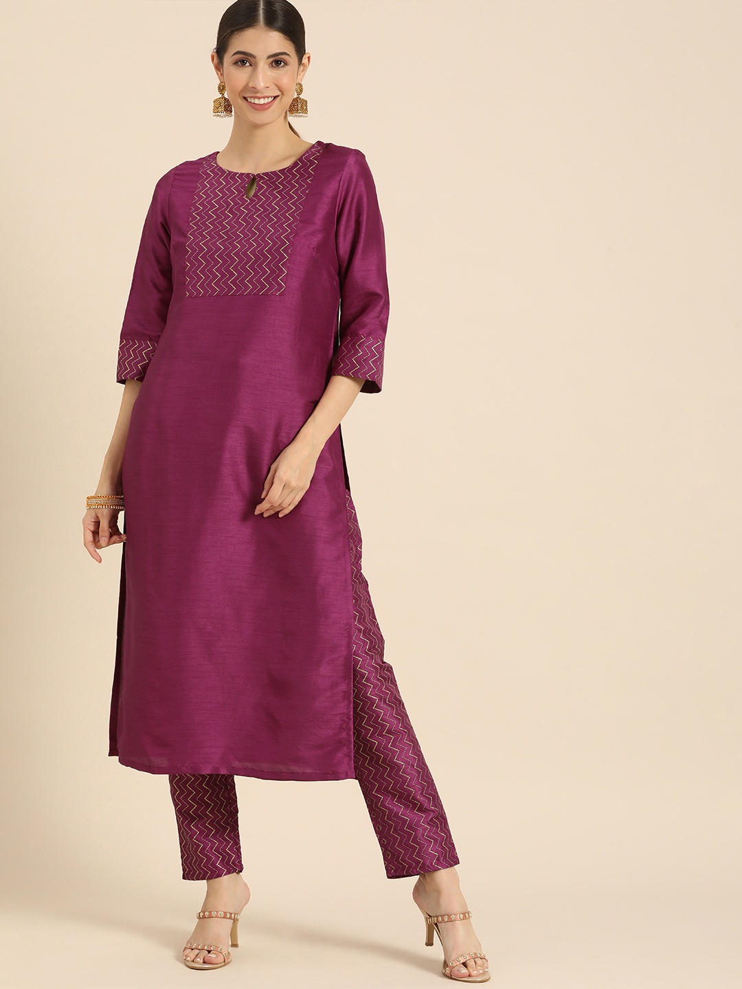 

Anouk Women Burgundy & Gold Printed Regular Kurta Sets