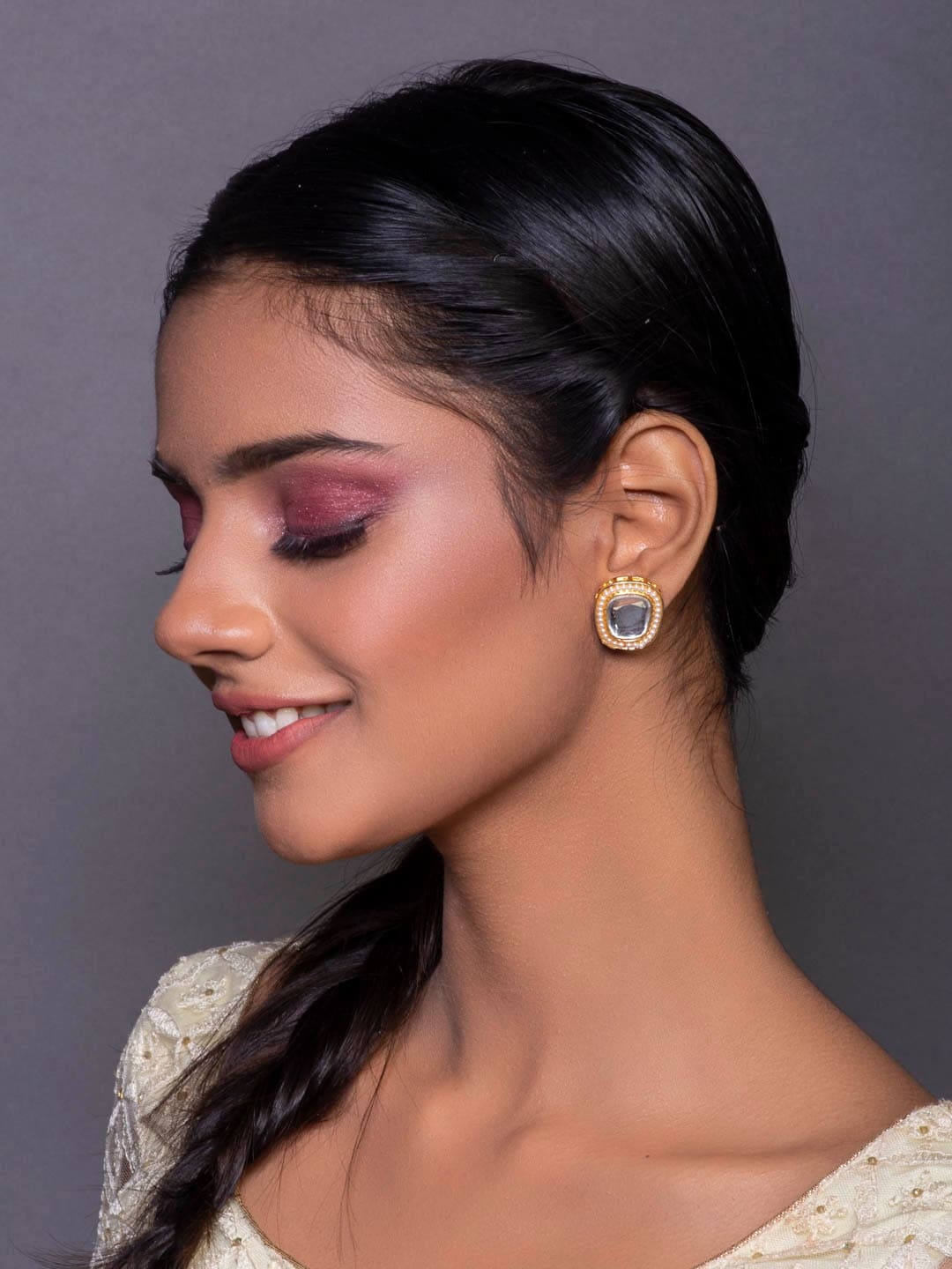 

Fida Gold-Plated Contemporary Studs