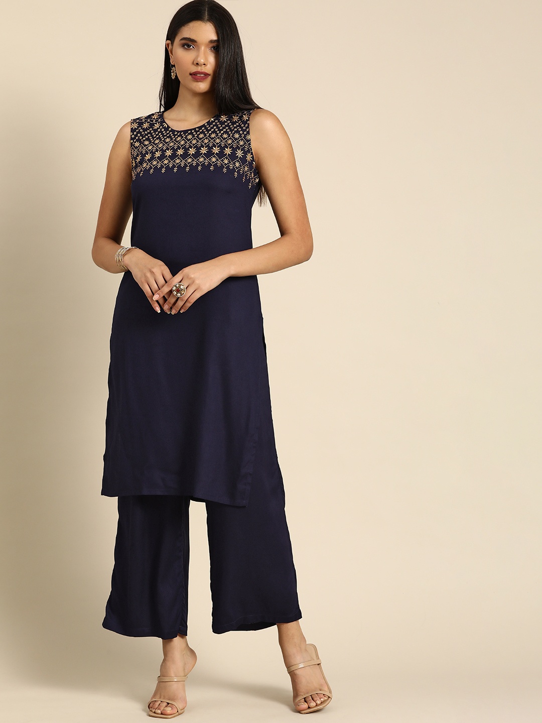 

Anouk Women Navy Blue &Gold-Toned Floral Yoke Design Thread Work Kurta with Palazzos