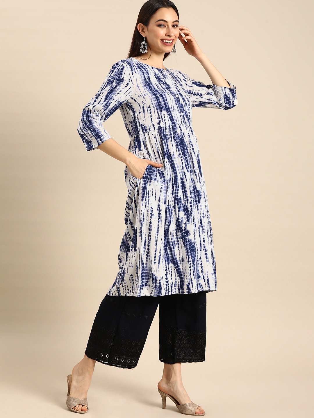 

Anouk Women Blue & White Tie & Dye Kurta