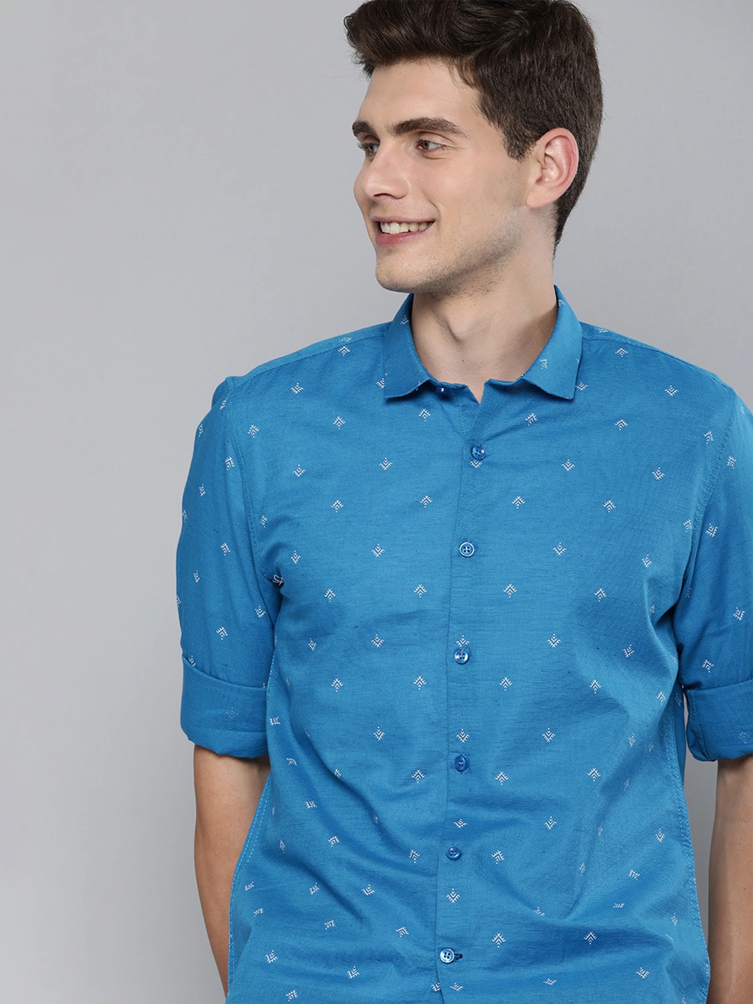 

Mast & Harbour Men Blue Opaque Printed Cotton Linen Casual Shirt
