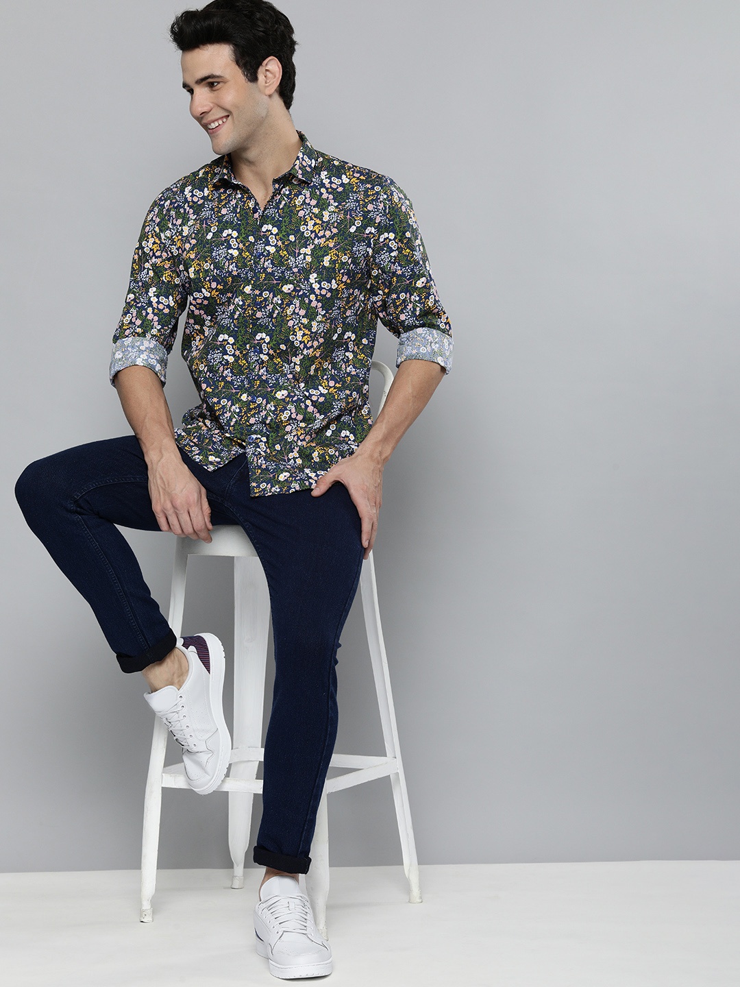 

Mast & Harbour Men Multicoloured Slim Fit Floral Printed Casual Shirt, Multi