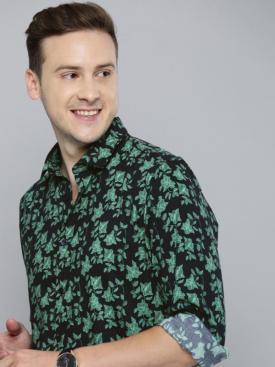

Mast & Harbour Men Green & Black Floral Printed Slim Fit Casual Shirt