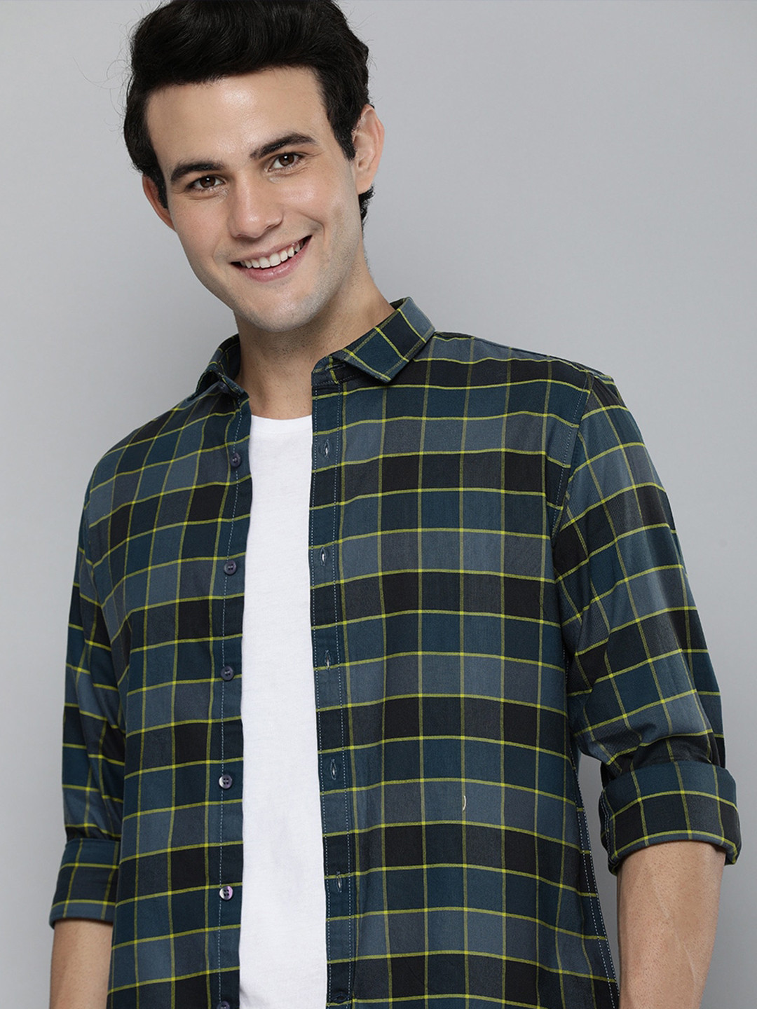 

Mast & Harbour Men Blue & Yellow Slim Fit Checked Casual Shirt