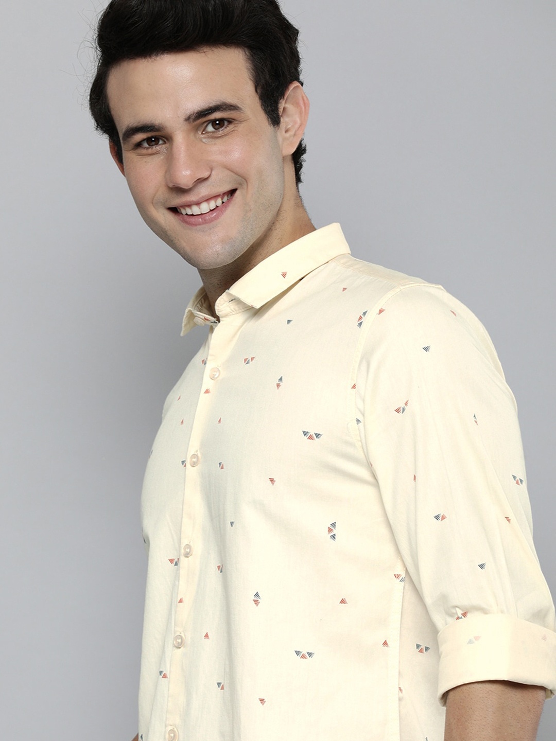 

Mast & Harbour Men Cream-Coloured Slim Fit Printed Casual Shirt