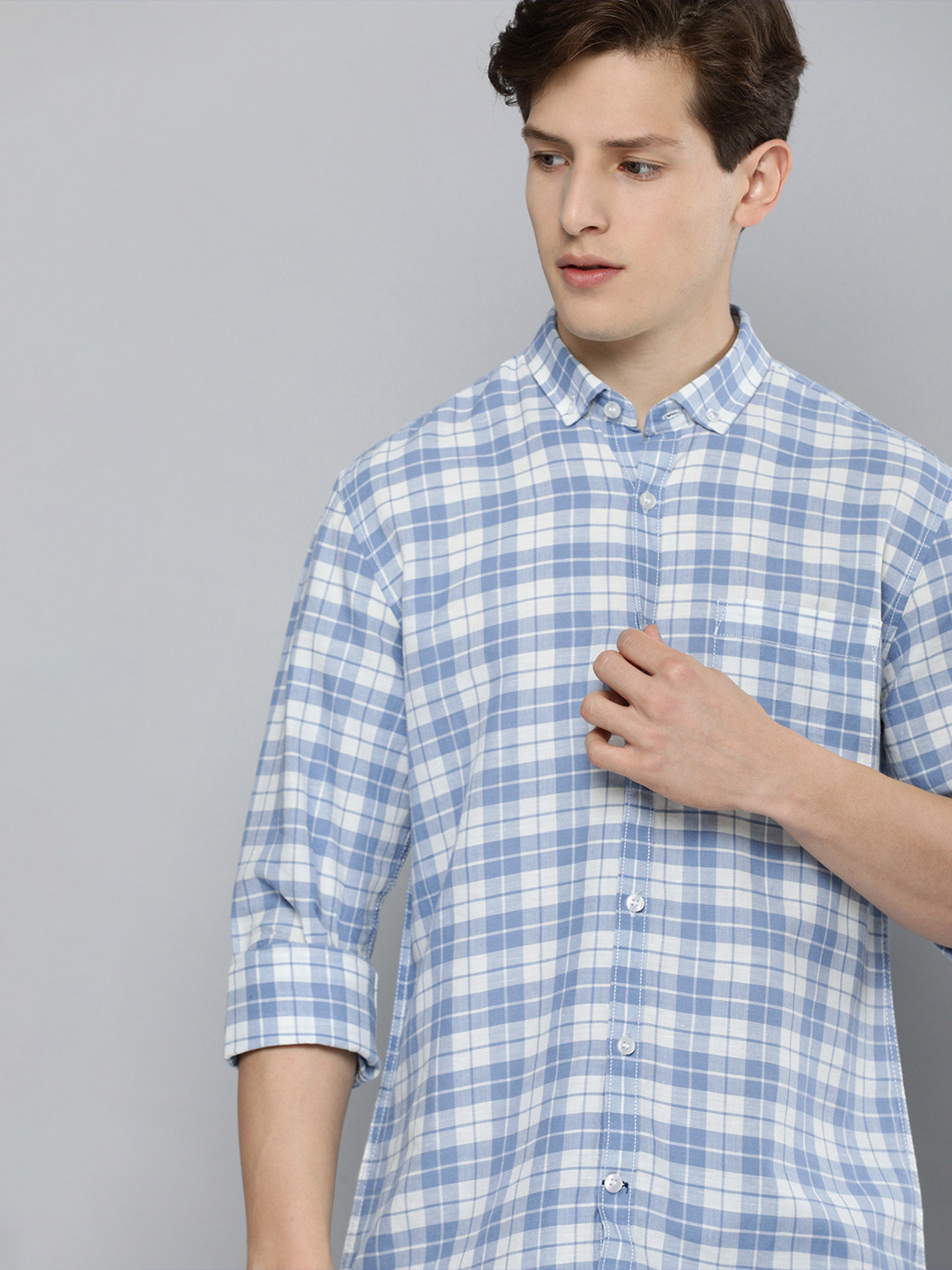 

Mast & Harbour Men White & Blue Checked Slim Fit Cotton Linen Shirt