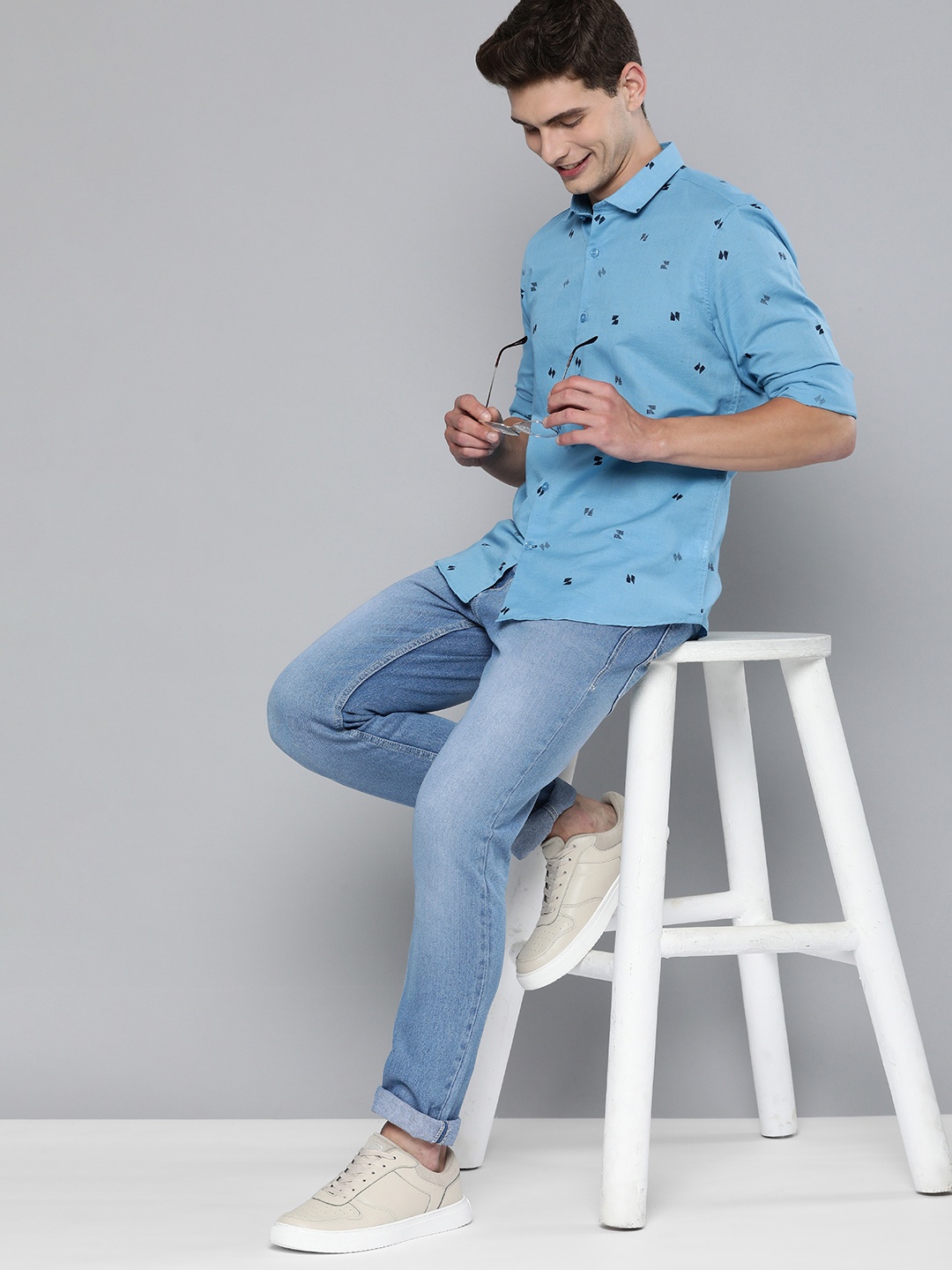 

Mast & Harbour Men Blue Opaque Printed Cotton Linen Casual Shirt