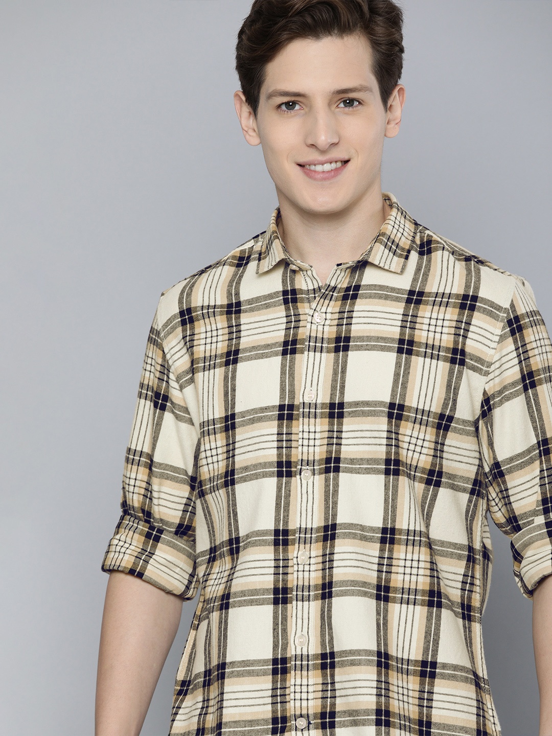 

Mast & Harbour Men Cream-Coloured Slim Fit Checked Casual Shirt