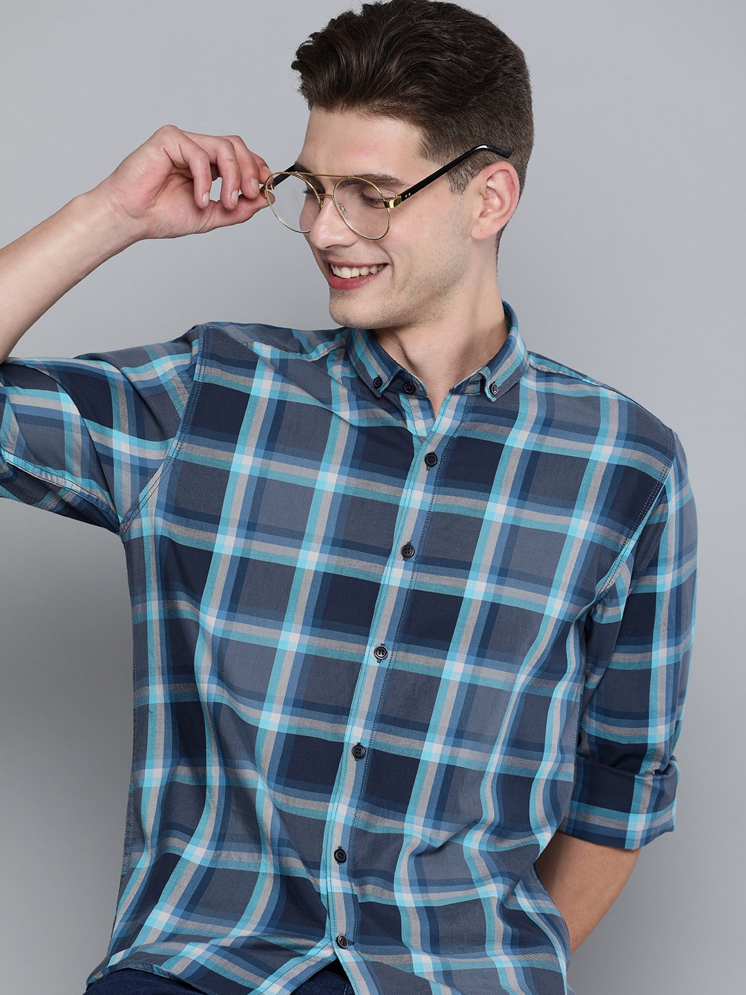 

Mast & Harbour Men Blue & Navy Blue Checked Casual Shirt
