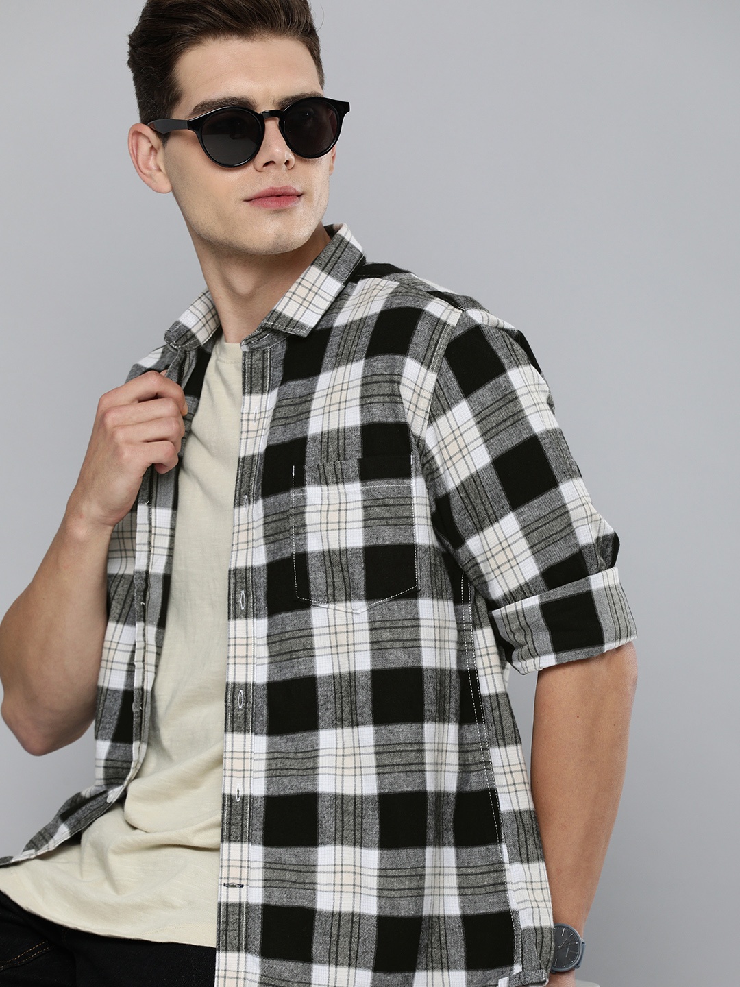 

Mast & Harbour Men White & Black Checked Slim Fit Pure Cotton Casual Shirt