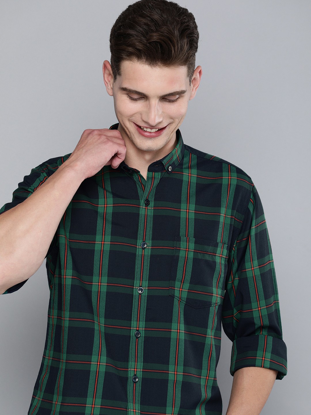 

Mast & Harbour Men Navy Blue & Green Checked Casual Shirt