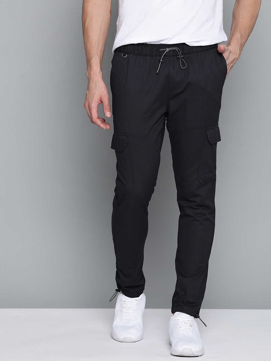 

Mast & Harbour Men Black Pure Cotton Cargos Trousers