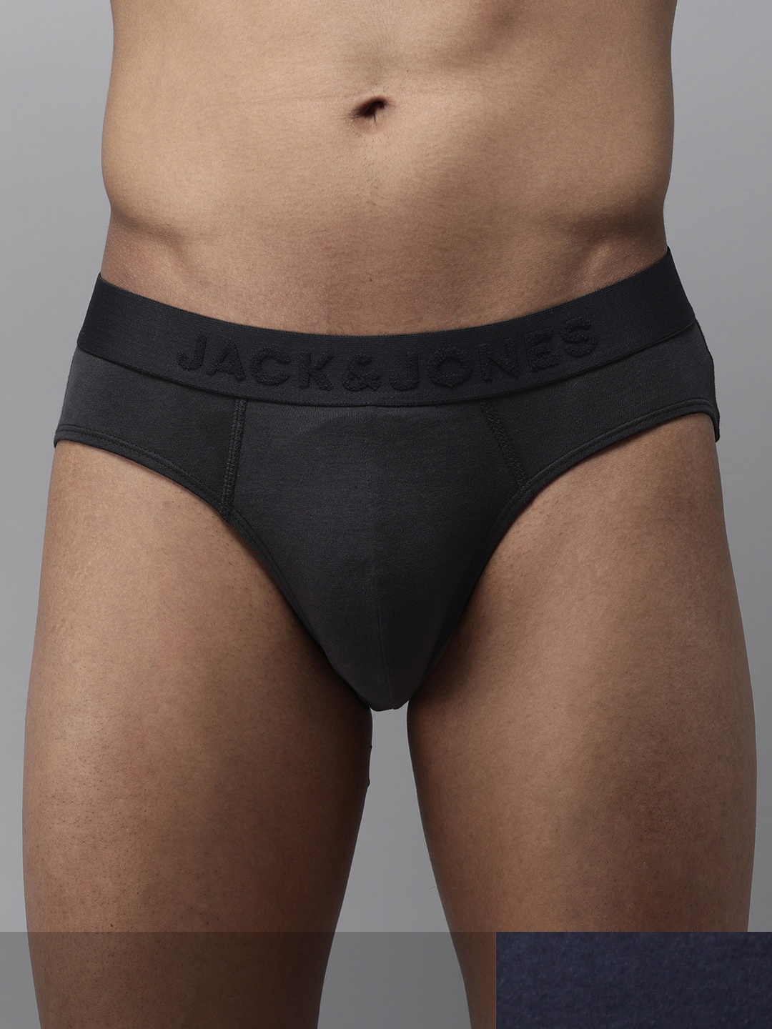 

Jack & Jones Men Pack of 2 Solid Pure Cotton Briefs 1220154001, Black