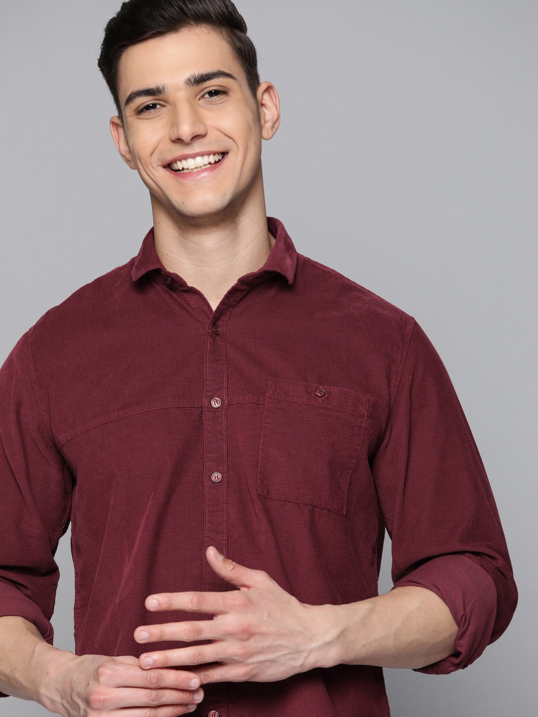 

Mast & Harbour Men Maroon Pure Cotton Solid Casual Shirt