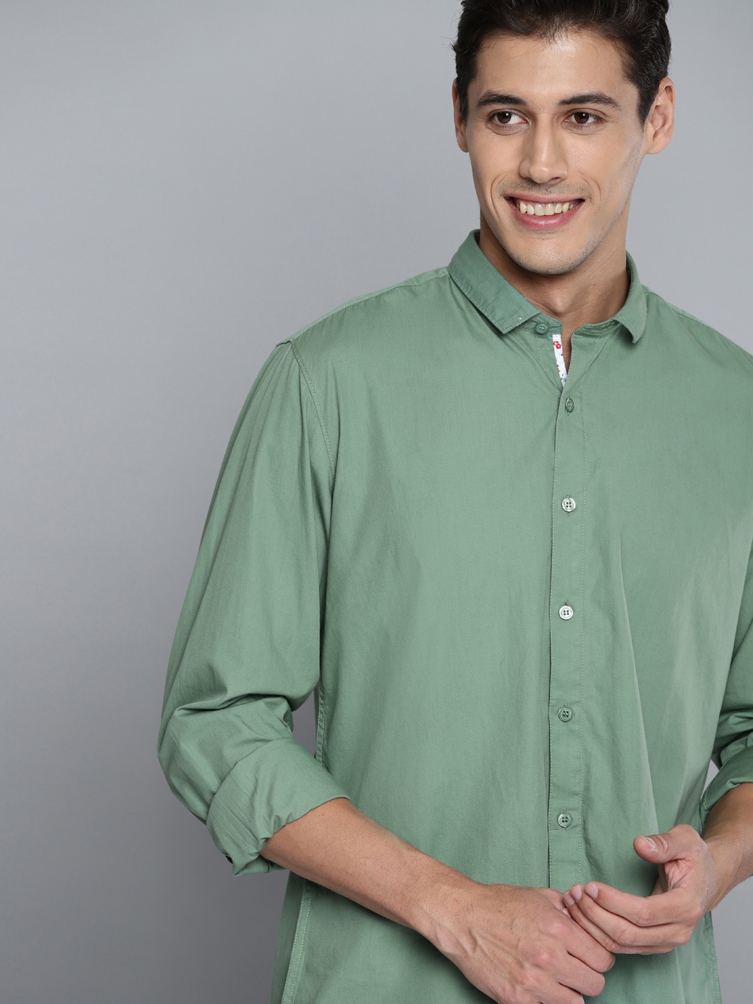 

Mast & Harbour Men Green Cotton Casual Shirt