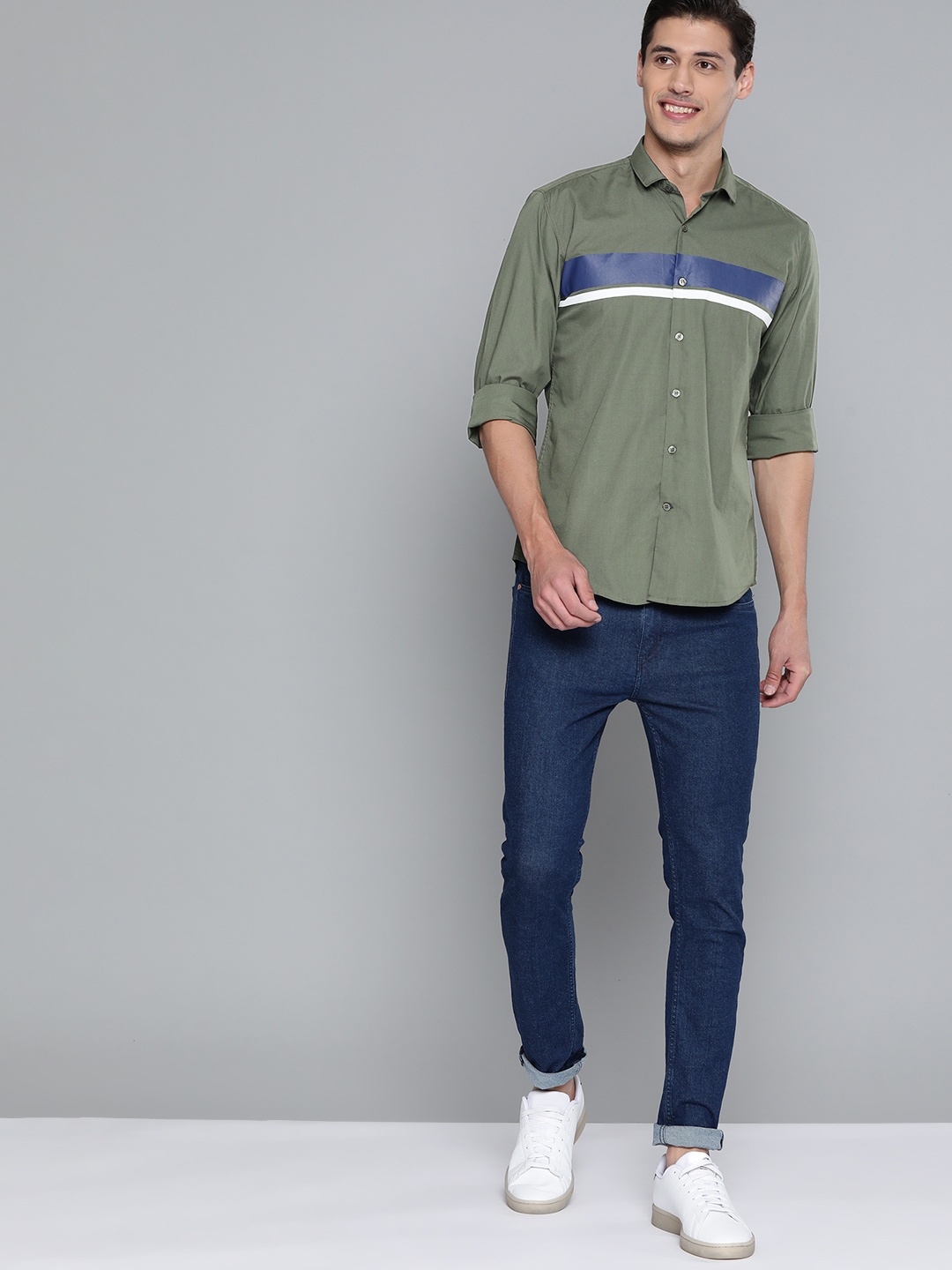 

Mast & Harbour Men Olive Green Solid Pure Cotton Casual Shirt