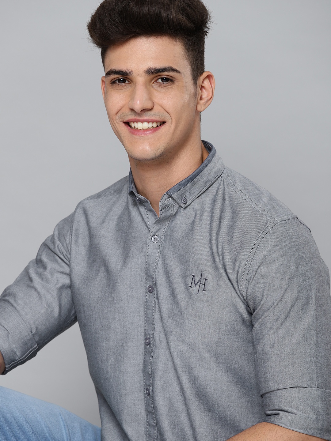 

Mast & Harbour Men Grey Solid Pure Cotton Casual Shirt