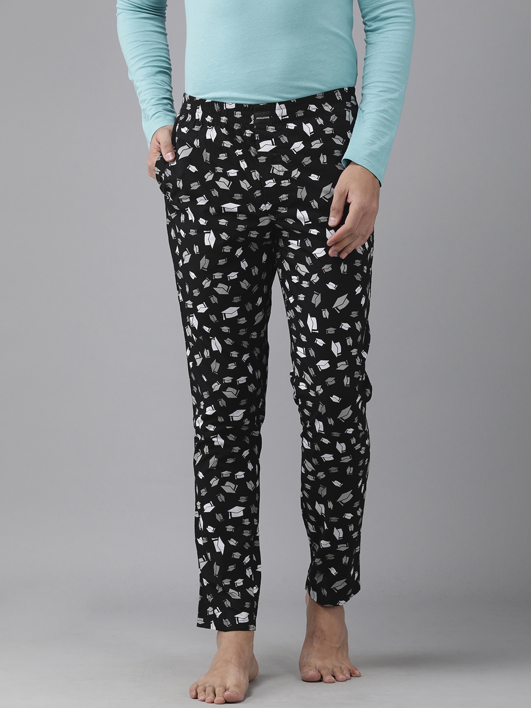 

Jack & Jones Men Black & White Printed Pure Cotton Lounge Pants