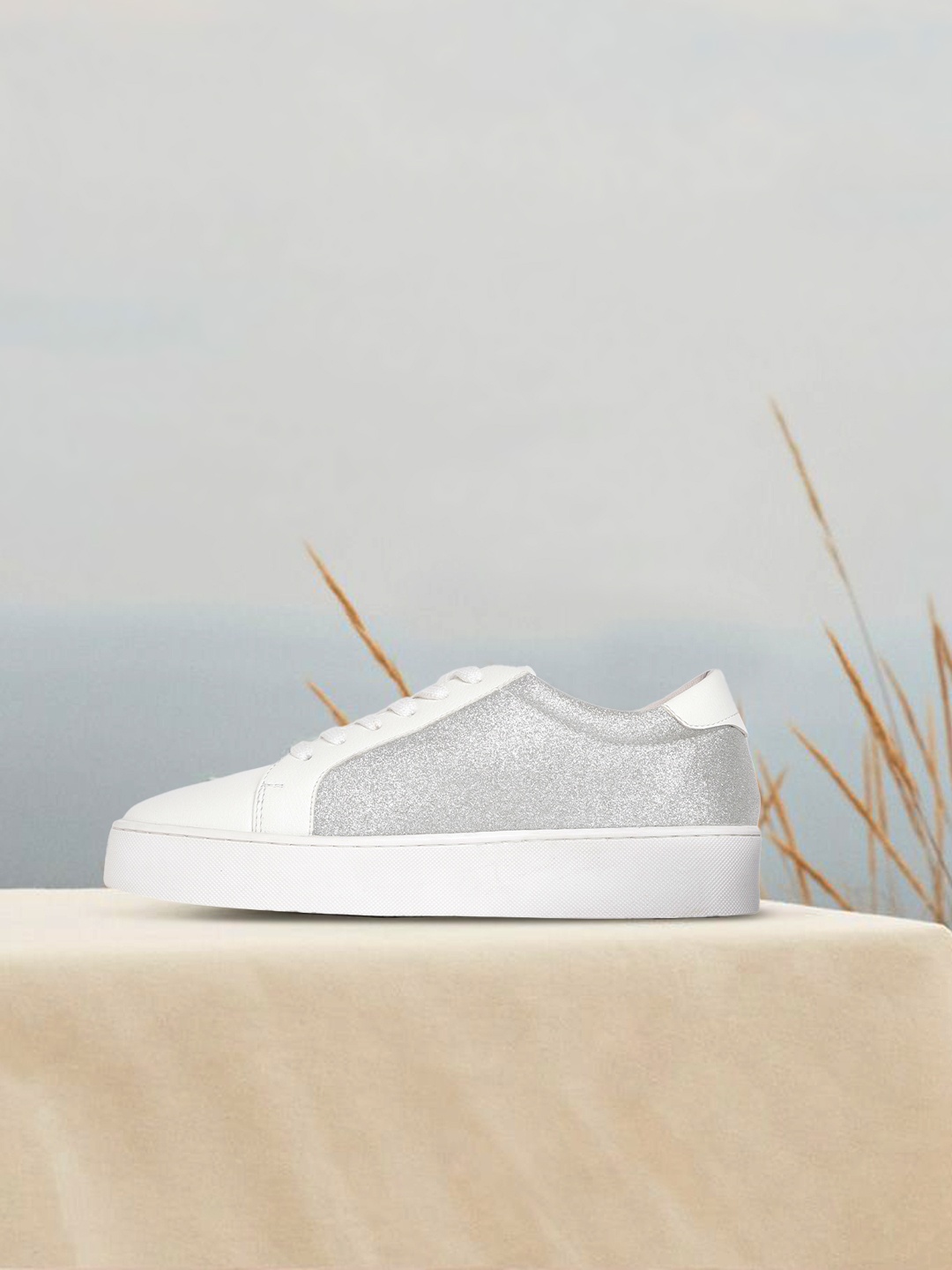 

CORSICA Women Silver-Toned & White Colourblocked Shimmer Flatform Sneakers