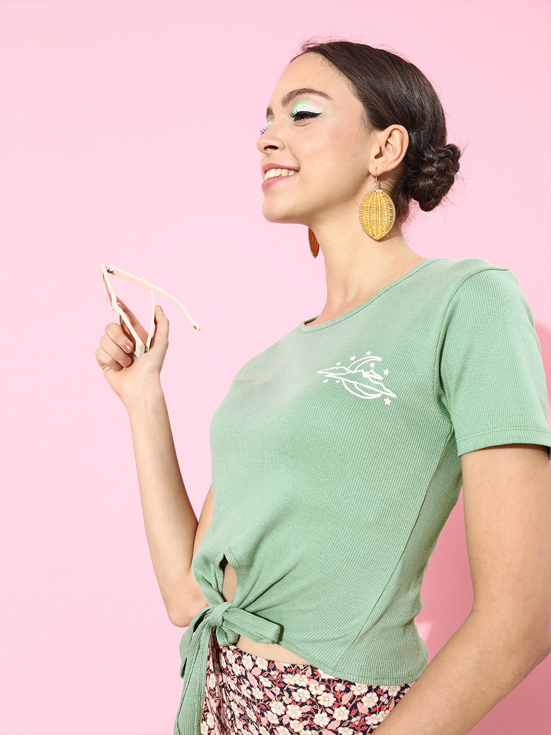

Moda Rapido Woman Enchanting Sea Green Graphic Cropped Tshirt