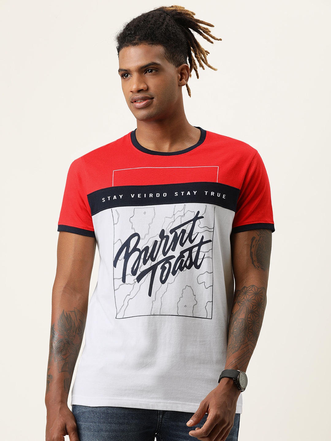 

VEIRDO Men White & Red Colourblocked T-shirt with Printed Detail