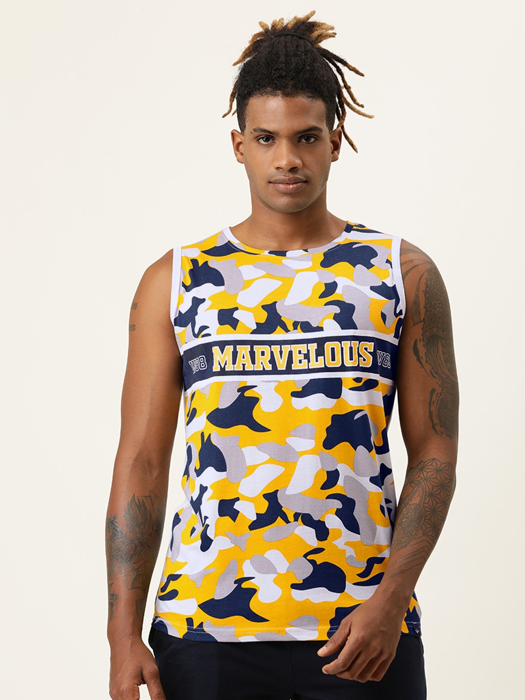 

VEIRDO Men Yellow & White Camouflage Printed T-shirt