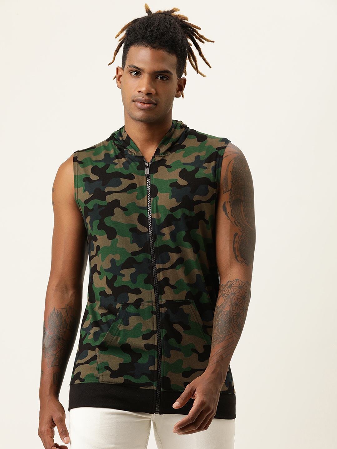 

VEIRDO Men Olive Green & Beige Camouflage Printed Hooded T-shirt