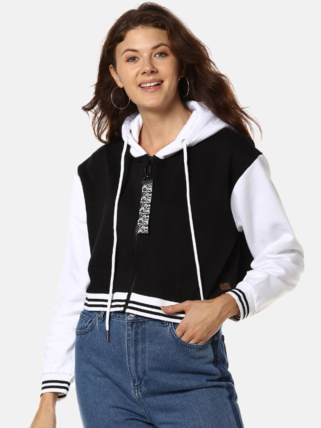 

Campus Sutra Women Black & White Solid Hooded Sweatshirt