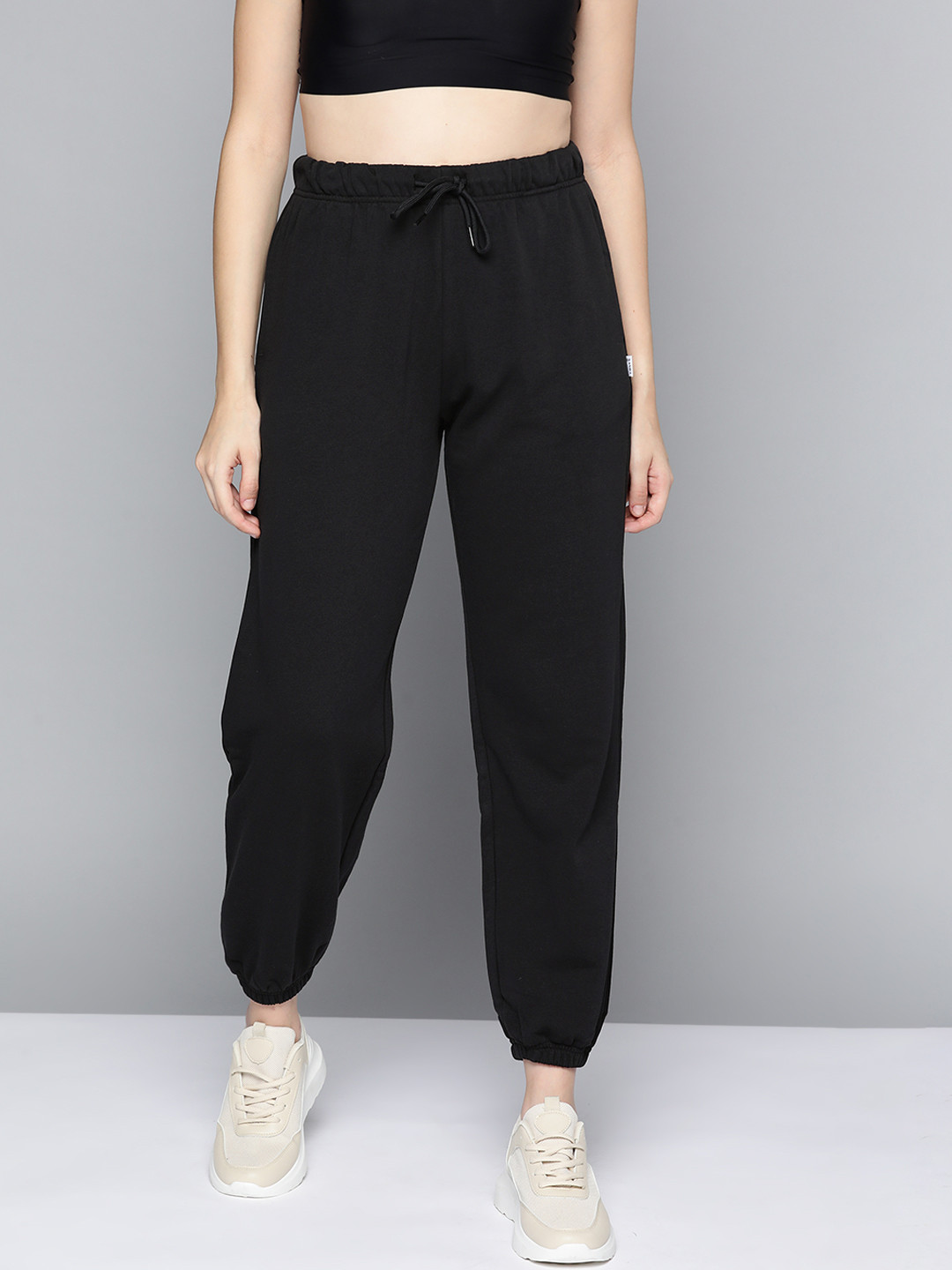 

Levis Women Black Solid Regular Fit Joggers