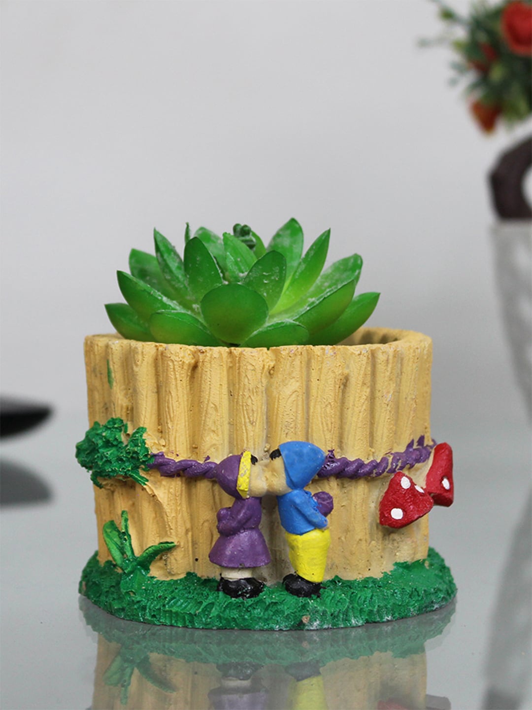 

Wonderland Beige & Green Kids And Woods Resin Planters