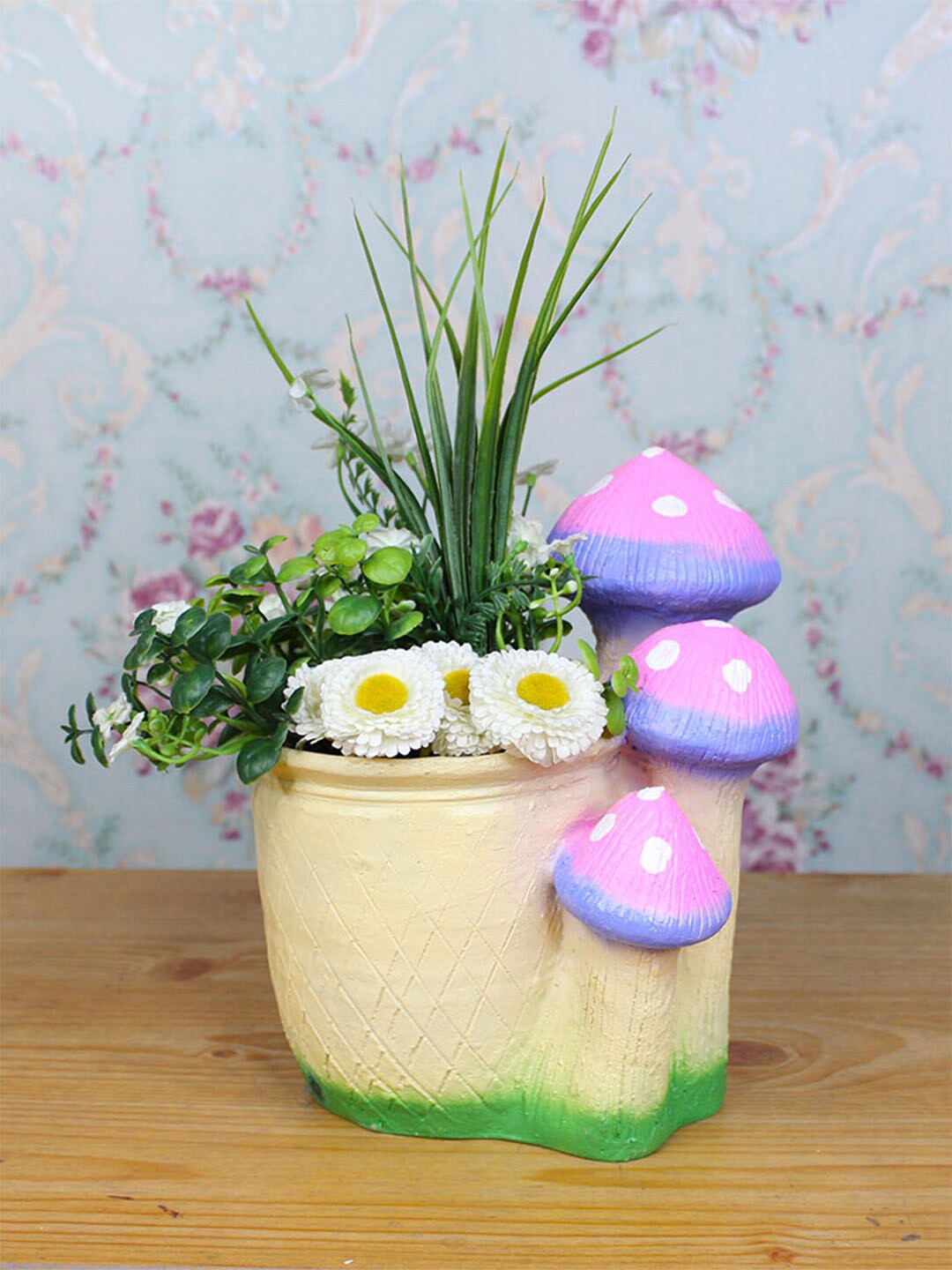 

Wonderland Beige & Purple Mushroom-Shaped Planter